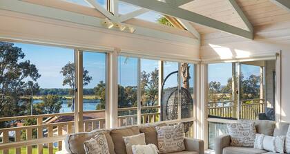 Pelican Lake House - 4 bedroom pet friendly