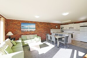 TV, DVD player - Pelican Waters Unit 2, ground level accommodation (Merimbula)