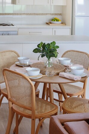 Dining - Pelican Waters 7: Upstairs, wifi and aircon (Merimbula)