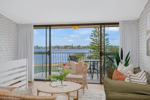 TV - Lake Views at Penguin Mews (Merimbula)