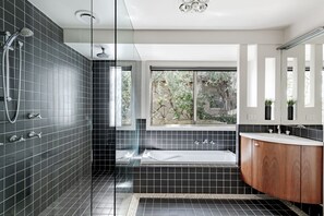 Bathtub