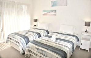 3 chambres, fer et planche à repasser, accès Internet, draps fournis