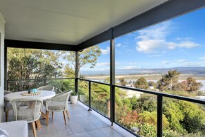 Interior - Rosies Seaview - 3 bedroom option (Merimbula)