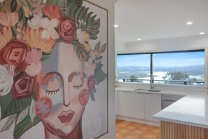 Interior - Rosies Seaview - 3 bedroom option (Merimbula)