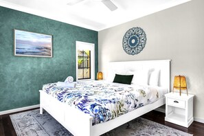 4 bedrooms, iron/ironing board, internet, bed sheets