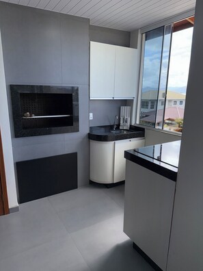 Luxury Studio Suite, Non Smoking, Sea Facing | Living area | 32-inch Smart TV with digital channels, TV - RESIDENCIAL WRUBLESKI SC (Palhoça)