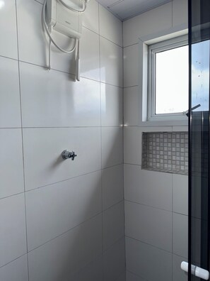 Luxury Studio Suite, Non Smoking, Sea Facing | Bathroom | Shower