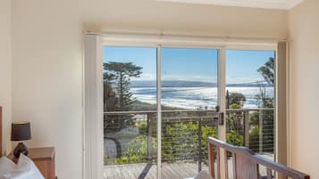 2 bedrooms, iron/ironing board, Internet, bed sheets