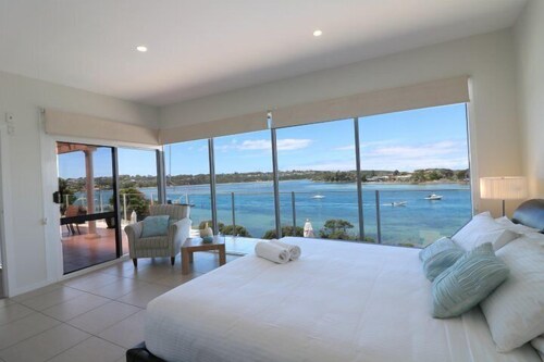 Sybella - 6 Bedroom Option incredible views and a pool