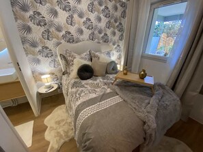 1 室のベッドルーム、アイロン / アイロン台、WiFi (無料)、ベッドシーツ