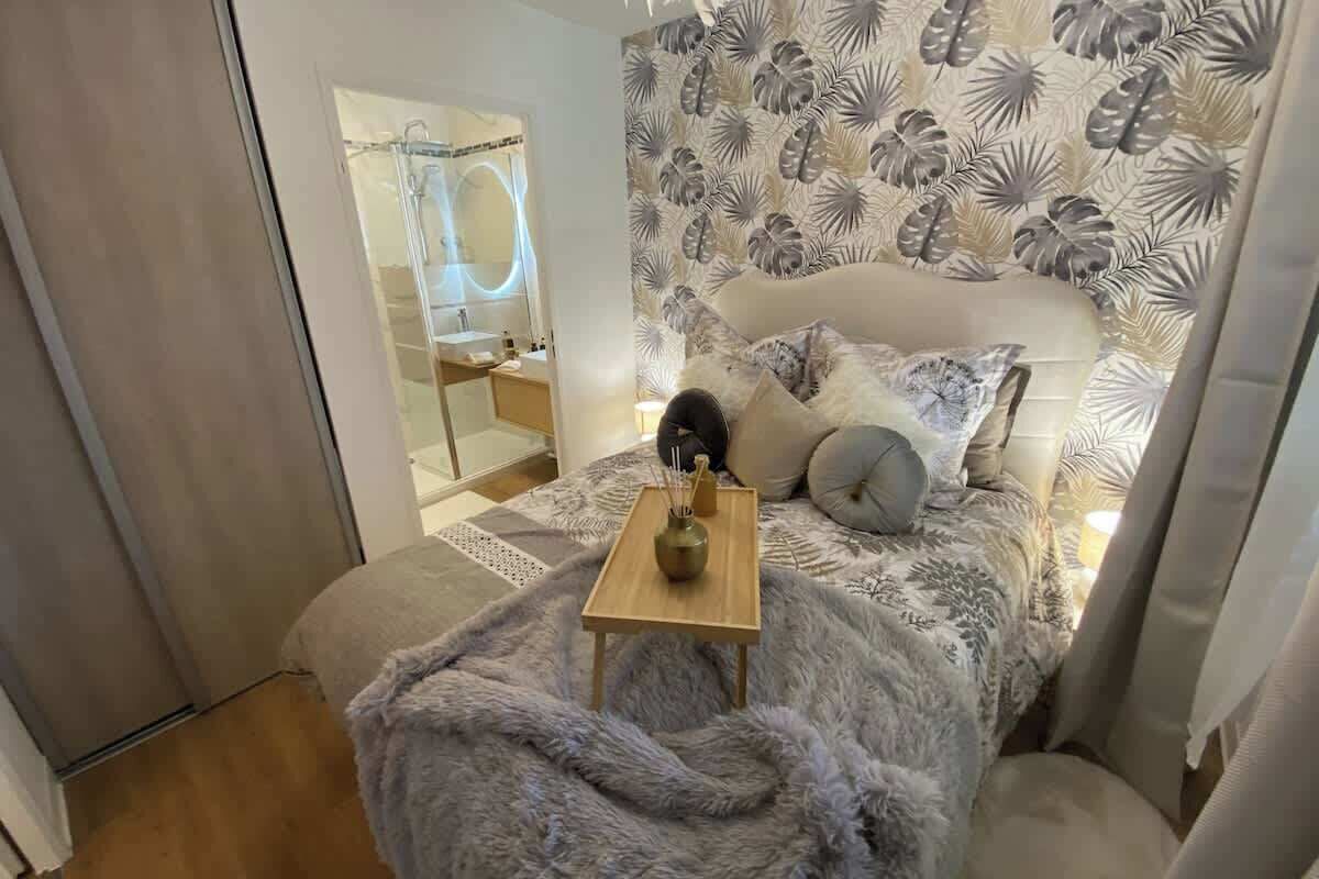 1 室のベッドルーム、アイロン / アイロン台、WiFi (無料)、ベッドシーツ