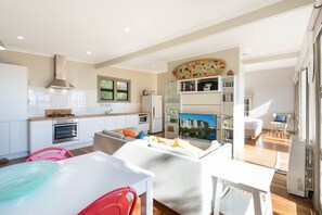 Interior - The Love Shack - Pambula Beach (Pambula Beach)