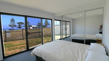 2 bedrooms, iron/ironing board, bed sheets