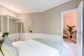2 chambres, matelas mémoire de forme, fer et planche à repasser