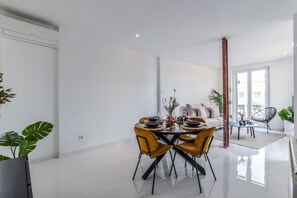 Dining - Spectacular design apartment with terrace Gl6D (Madrid)
