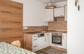 Kühlschrank, Herdplatte, Geschirrspüler