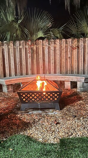 Property grounds - Walk to Sarasota Bay, Free WIFI, parking and laundry (Sarasota)