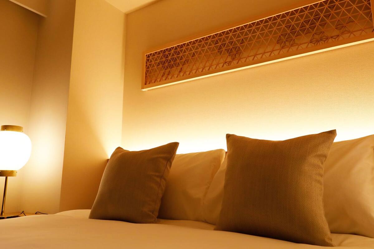 Desk, laptop workspace, free WiFi, bed sheets