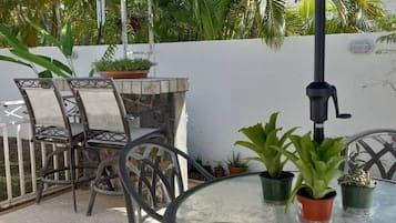 屋外ダイニングエリア