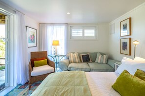 WiFi, bed sheets - Relax on Newton (Oneroa)