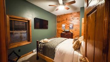 The Cabin Suite | 1 bedroom, premium bedding, pillowtop beds, individually decorated