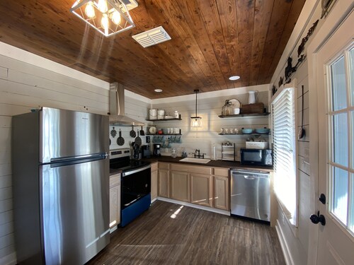 Grandview Carriage House at Copperas Creek - a renovated pet friendly farmhouse.