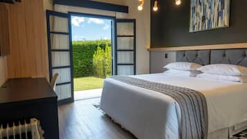 Superior Double or Twin Room, 1 Bedroom, Garden View | Premium bedding, pillow-top beds, minibar, desk