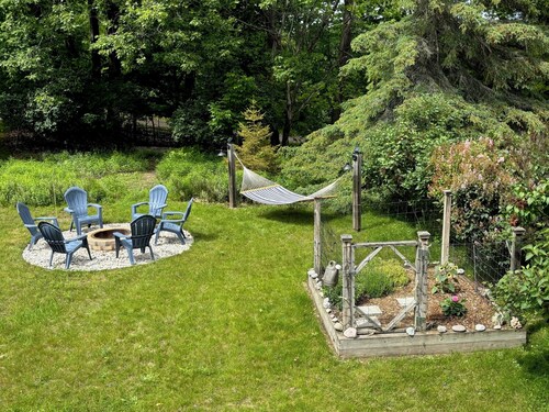 Latitude Adjustment II - SIMPLY GORGEOUS WITH GREAT LOCATION CLOSE TO DOWNTOWN!