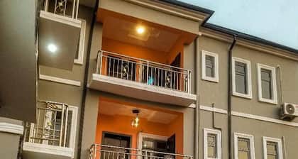 Apartment Sleeps 4 with Balcony and Parking