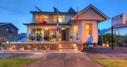 Have a Tasmanian adventure—beautiful scenery/plenty of room options