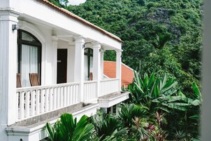 Premium bedding, down comforters, memory foam beds, free minibar