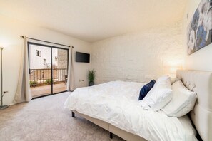 2 bedrooms, desk, iron/ironing board, free WiFi