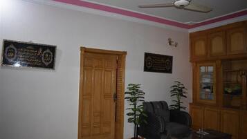 Executive Room | Free WiFi