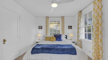 2 habitaciones, escritorio, tabla de planchar con plancha y wifi