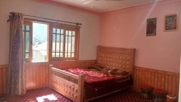 Single Room | Iron/ironing board