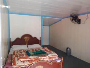 Iron/ironing board - Paradise Lodge Keran (Athmuqam)