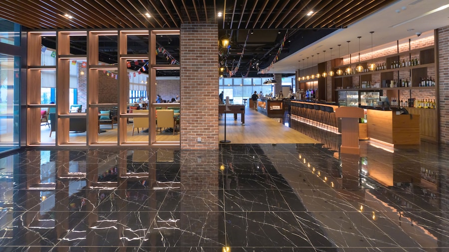 台中震大金鬰金香酒店