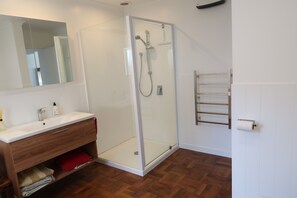 Shower, towels, toilet paper - Views-For-Ages (Nelson)