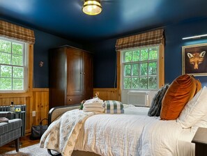 3 Schlafzimmer, Schreibtisch, Bügeleisen/Bügelbrett, Reisekinderbett