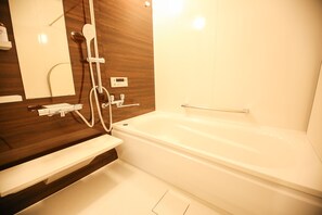 أحواض استحمام وحجيرات دش منفصلة، مستلزمات مجانية للعناية الشخصية