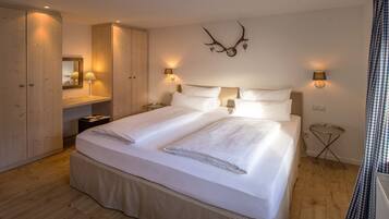 3 Schlafzimmer, Zimmersafe, Bügeleisen/Bügelbrett, Reisekinderbett