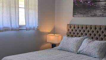 1 habitación, escritorio, tabla de planchar con plancha y wifi gratis