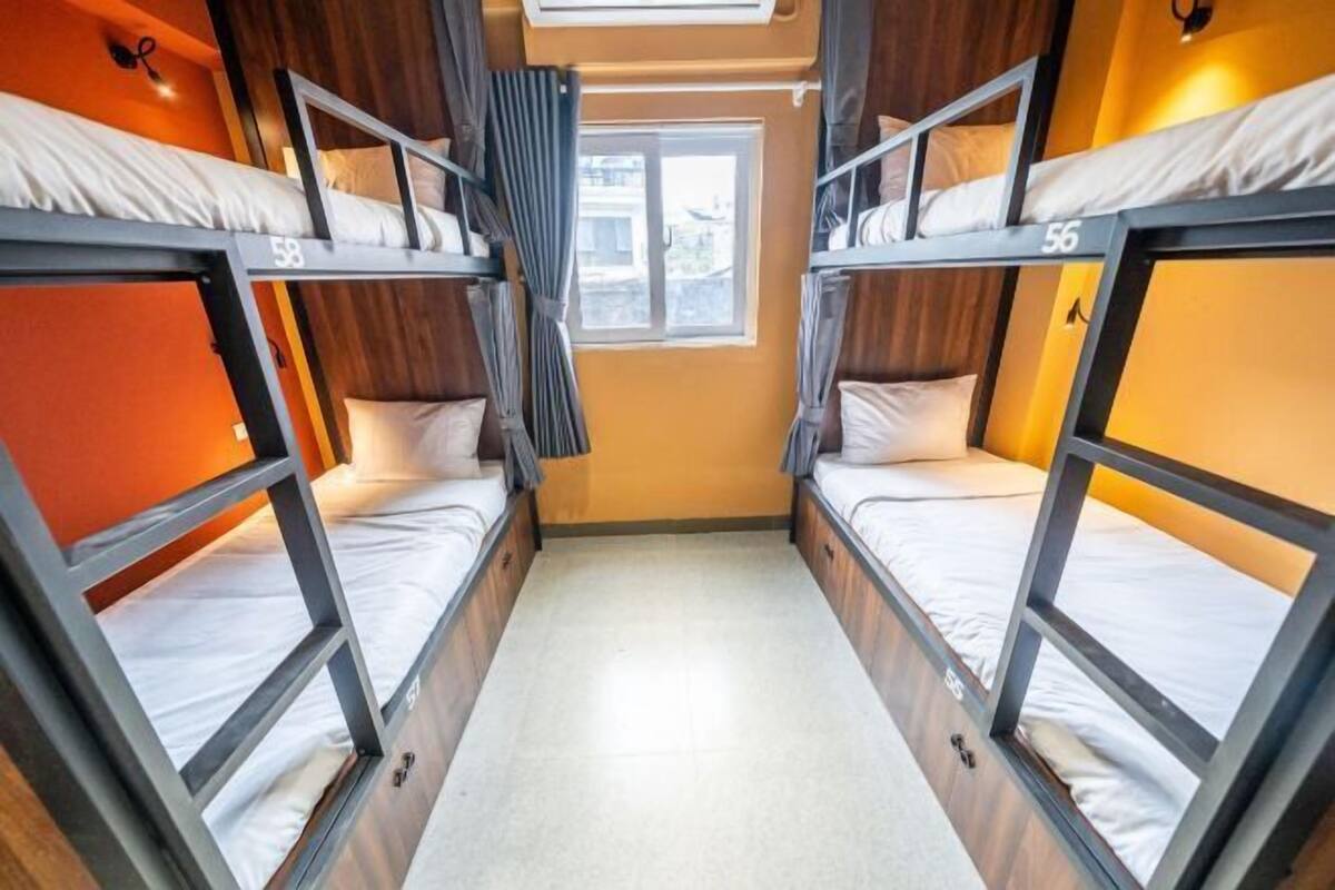 Free WiFi, bed sheets