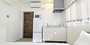 Geladeira, micro-ondas, cooktop, freezer