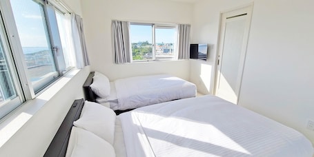 Escritorio, wifi gratis y ropa de cama