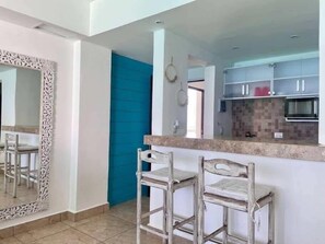 Fridge, microwave, coffee/tea maker, cookware/dishes/utensils - Ocean view, Beachclub, Restaurant, 2 Pools, 5 Ppl (CancÃºn)