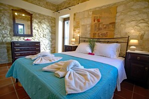 2 bedrooms, iron/ironing board, travel cot, free WiFi