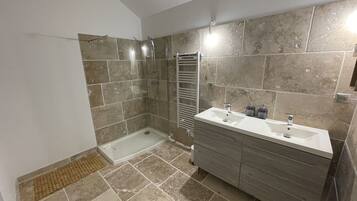 Shower, towels, soap, shampoo