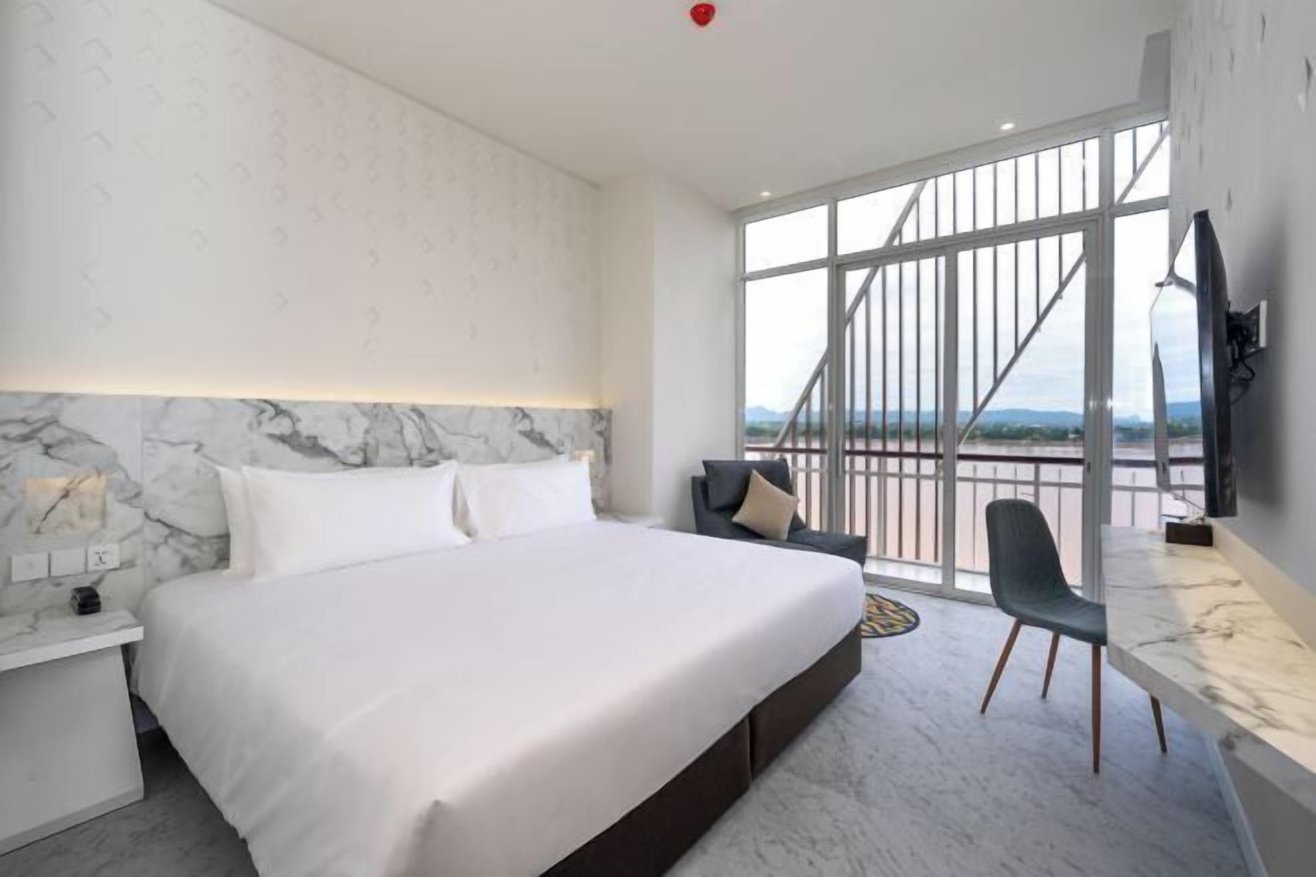 Minibar, in-room safe, laptop workspace, free WiFi