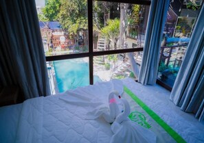 Doppelzimmer, Poolblick | Minibar, Verdunkelungsvorhänge, Bügeleisen/Bügelbrett, kostenloses WLAN